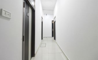 OYO 87655 Royal Sky