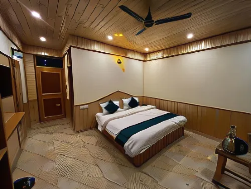 Hotel Mid Orchard Kasol l River Side -Pure Veg Hotel in Kasol Hotel di Kullu