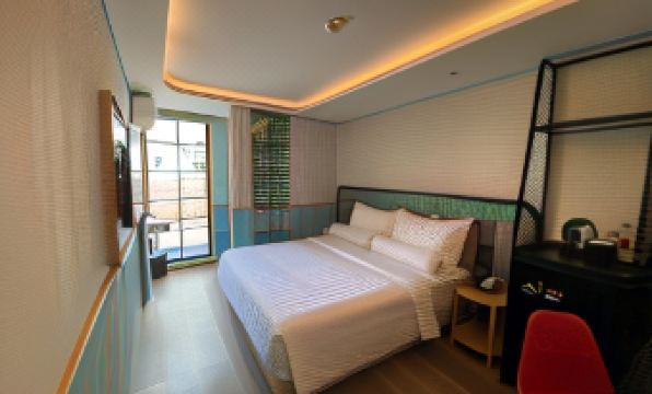 4. 럭셔 자카르타 ..