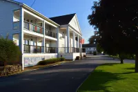 Hollow Inn and Motel Отели в г. 