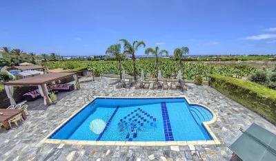 Family Villa Short Walk to Coral Bay Strip 5 Min and Pub, Shops Etc Hotels near Manijin Island