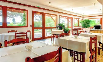 Brit Hotel Confort Pau Lons