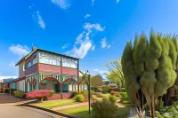 La Maison Boutique Hotel Hotels near Three Sisters