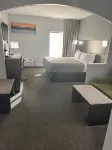 Quality Suites Các khách sạn gần Moody Coliseum
