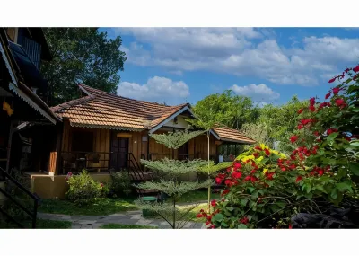 Mystery Maze Resort and Spa Отели рядом с достопримечательностью «Pakshipathalam Bird Sanctuary»