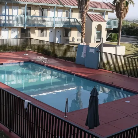 Days Inn & Suites by Wyndham Needles