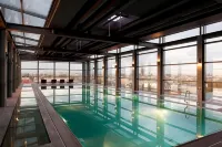 Vienna House by Wyndham Andel's Lodz - piscina