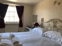 The White Hart Hotel Hotels near National Trust - Montacute House