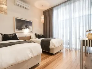 Aquabelle Apartments