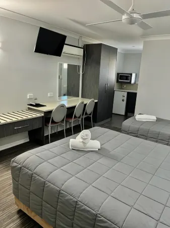 Forster Palms Motel Отели в г. Тиона