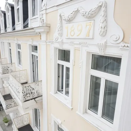 Hotel Rheinischer Hof Bad Soden Отели рядом с достопримечательностью «Хехст»