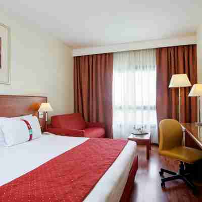 Holiday Inn Cagliari Rooms