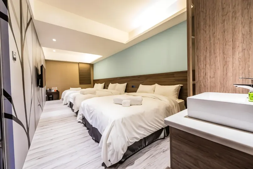 Six Fukun Hotel