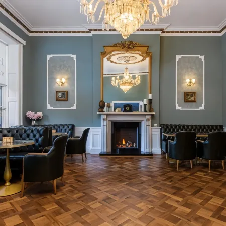 Hotel St George by Nina Отели рядом с достопримечательностью «Парнел-сквер»