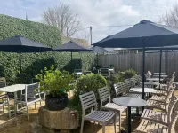 Priory Tearooms Burford with Rooms Hotel a 