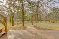 Huge 3 Story House Minutes From The Lake!