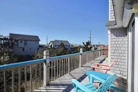 White Dune- Family Beach House in Avon – Steps to Surf, Fishing & Kiteboarding