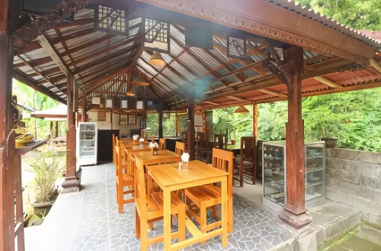 Edy Homestay Makanan Photos