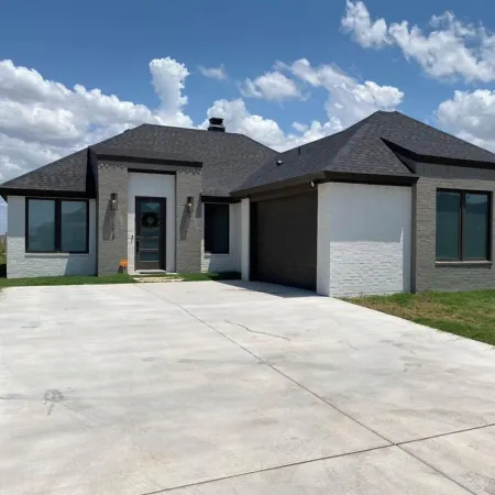 Country Chic only 10 minutes away from TTU. Pet friendly!