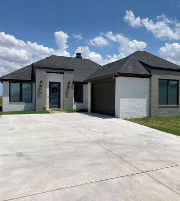 Country Chic only 10 minutes away from TTU. Pet friendly! Hotels near Walmart Supercenter