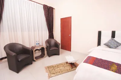 Raz Hotel and Convention Hotels near Mawar Bakery And Swalayan