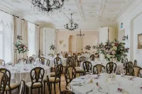 Pałac Zdunowo Hotels in Nowy Dwor Mazowiecki