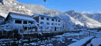 Hotel Sun Shine(River Retreat)