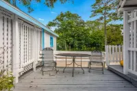 Log Cabin Inn Hotels in Cedar Township