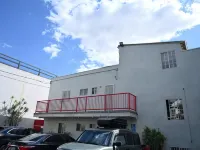 Hollywood Stars Inn Hotel dekat Prainha Tip