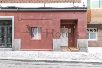 Ayz Luis Cabrera-Auto Check-in Property Отели в г. Чамартин