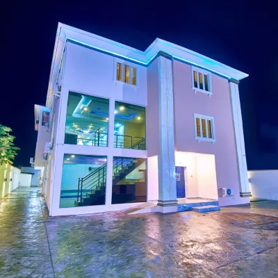 Double M Exquisite Suites and Lounge Hotels near Circle Mall
