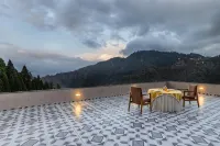 Country Inn Premier Pacific Mall Road Mussoorie Hotels in Масурі