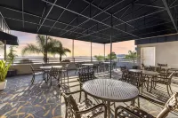 Hilton Vacation Club Riviera Beach & Shores Hotels in Dana Point