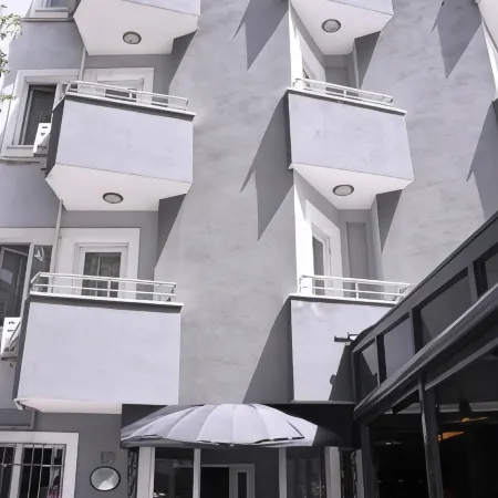 A Hotels & Suite