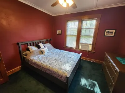 The Morning Glory Craftsman Hotels near Chemung Valley History Museum