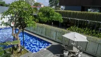 JW Naungan Coliving - プール