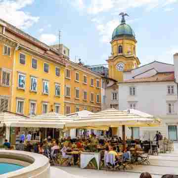 Luxury Number 1 Apartments Others