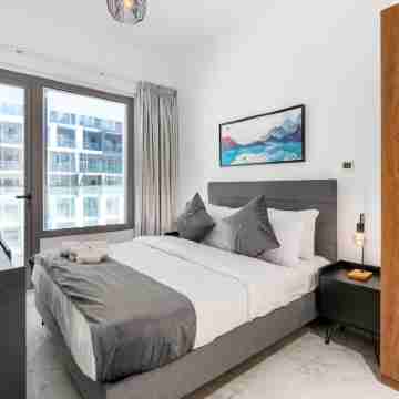 Executive 1 Br in Oasis - 2 Rooms