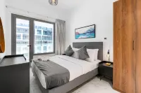 Executive 1 Br in Oasis - 2 Hotels in Khalifa City
