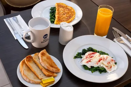 Best Western Chiswick Palace  Suites Отели рядом с достопримечательностью «Университет Рохемптон Лондон»