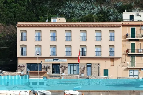 Hotel l'Approdo Hotels in Mola