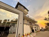 佩裏雅爾赫爾巴爾度假村 鄰近Khirsu Village的酒店
