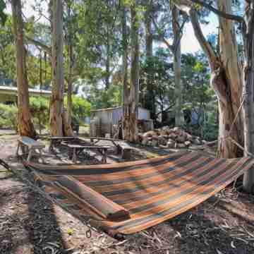 Classic Aussie Beach House - Byo Linen Hotel Exterior