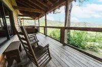 Hunter's Hideaway 2 Bedroom Cabin by RedAwning