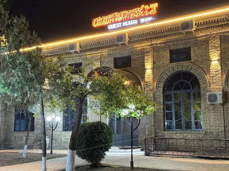 UMMU ROHAT Отели рядом с достопримечательностью «Сиабский Базар»