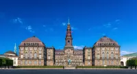 Lavish 4Br Flat in the Heart of CPH by the Canals