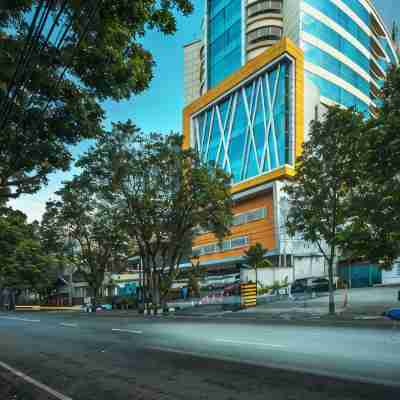 The 1O1 Malang OJ Hotel Exterior