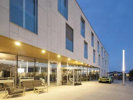 Starling Hotel Lausanne Отели рядом с достопримечательностью «Федеральная политехническая школа Лозанны»