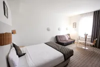 Golden Pebble Hotel Hotels in Ferntree Gully