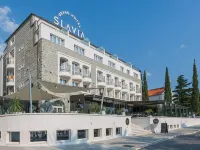 Grand Hotel Slavia Hotels near Archaeological Collection